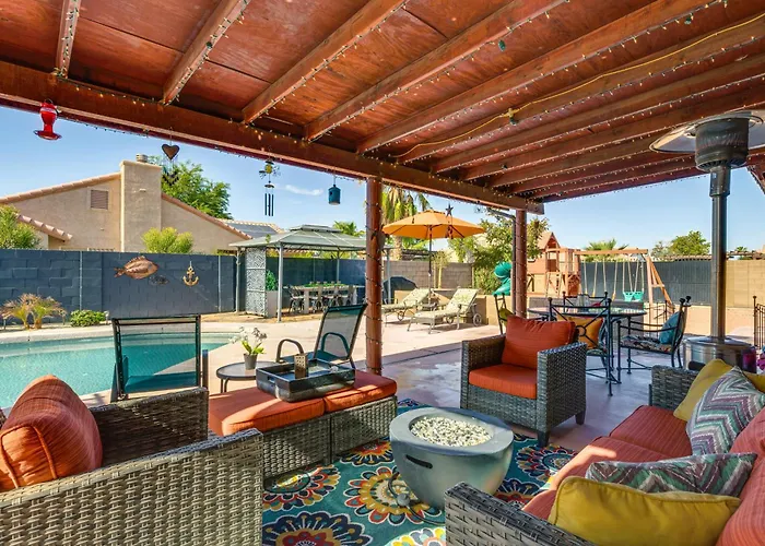 Desert Oasis W/ Private Pool & Gym! Holiday home